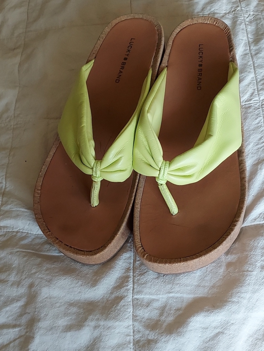 Womens Lucky Cerise Sandals Sz 8